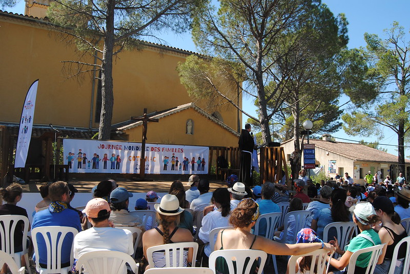 RENCONTRE MONDIALE DES FAMILLES : UNE BELLE JOURNÉE À COTIGNAC